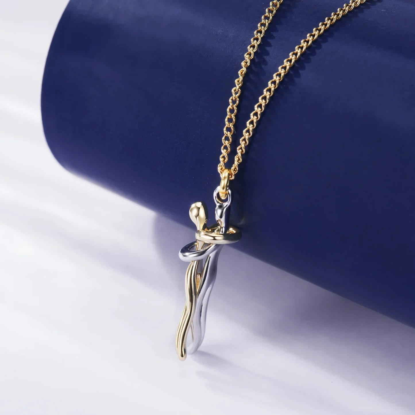 Eternal Embrace Necklace - A Touch of Affection Always Close to You