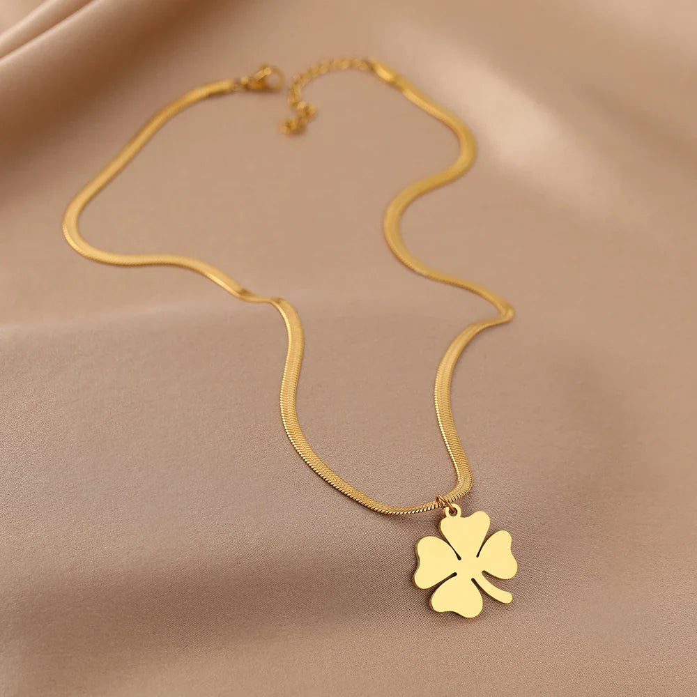 Women's Necklace - Elegance in Stainless Steel with Boho Clover Pendant and Snake Chain