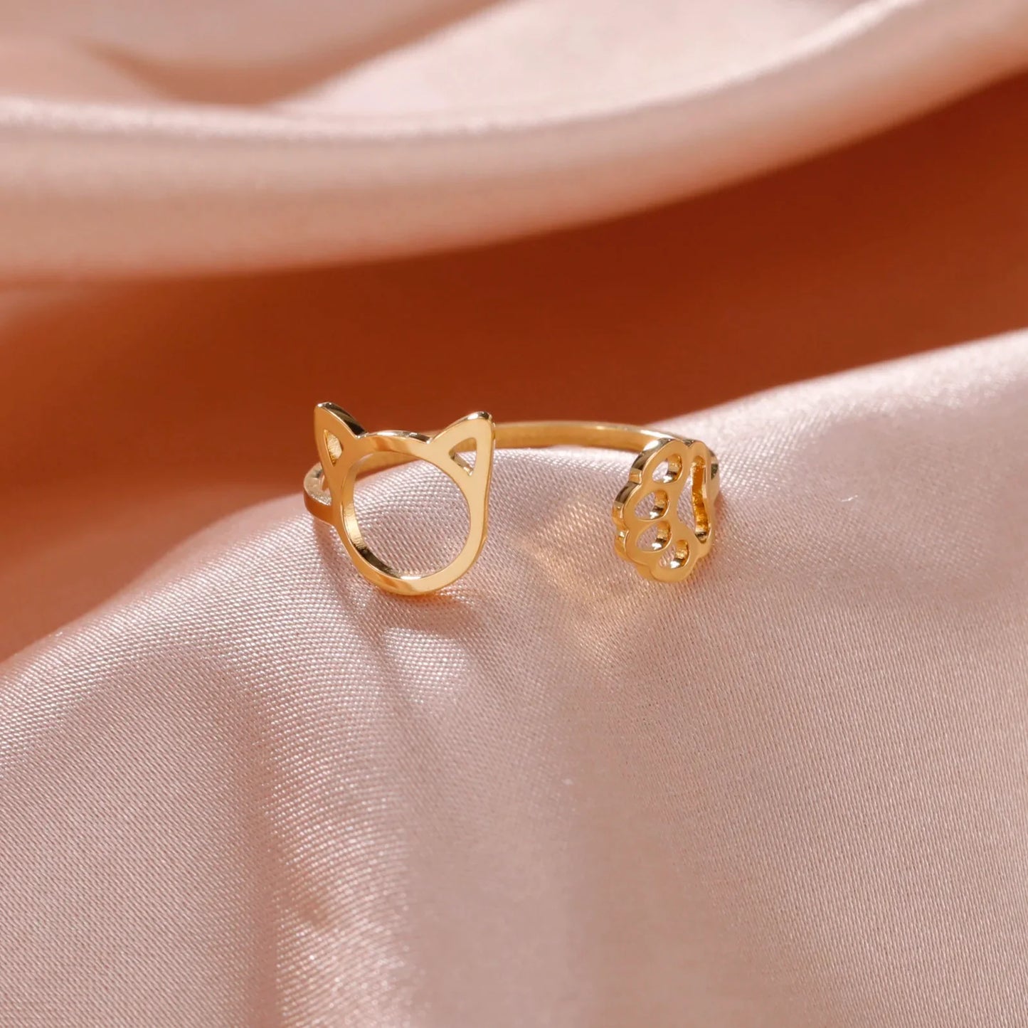 Adjustable Steel Ring - Golden Cat Paw: Delicacy and Affection