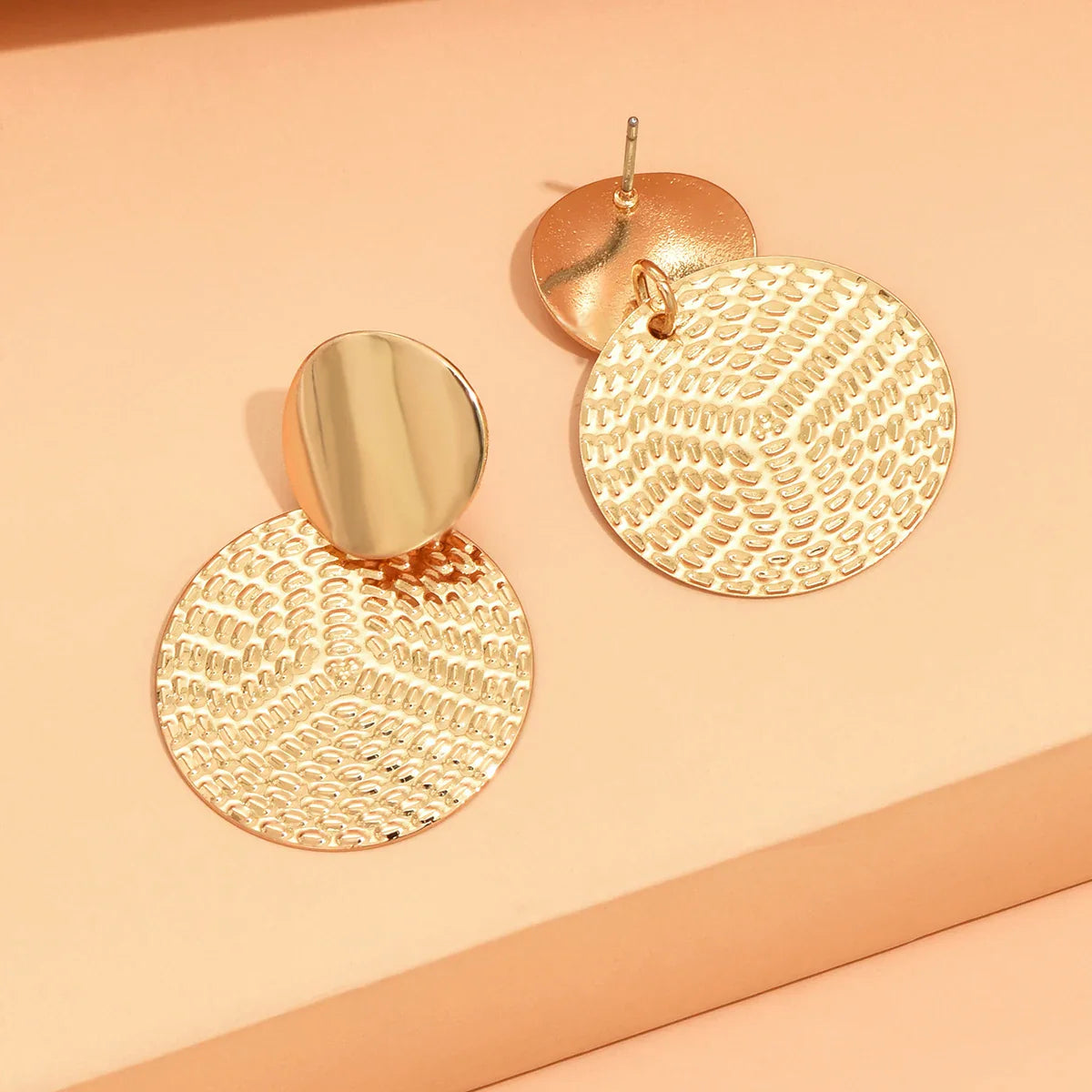 Metallic Geometric Earrings – Elegance and Trend in Every Detail