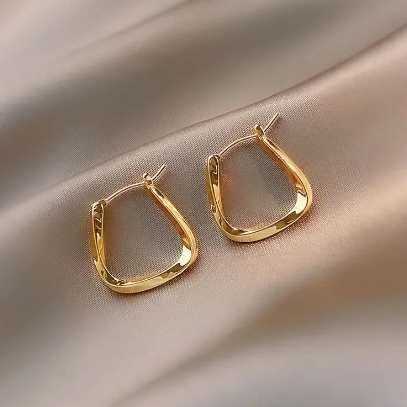 Squared Hoop Earrings with Twisted Geometric Design