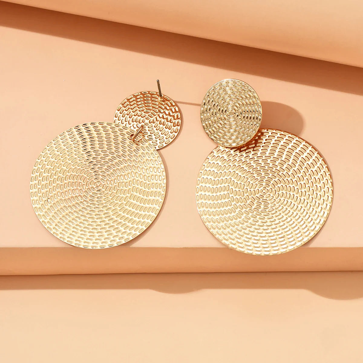 Metallic Geometric Earrings – Elegance and Trend in Every Detail