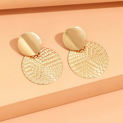 Metallic Geometric Earrings – Elegance and Trend in Every Detail