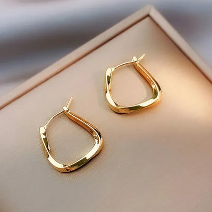 Squared Hoop Earrings with Twisted Geometric Design