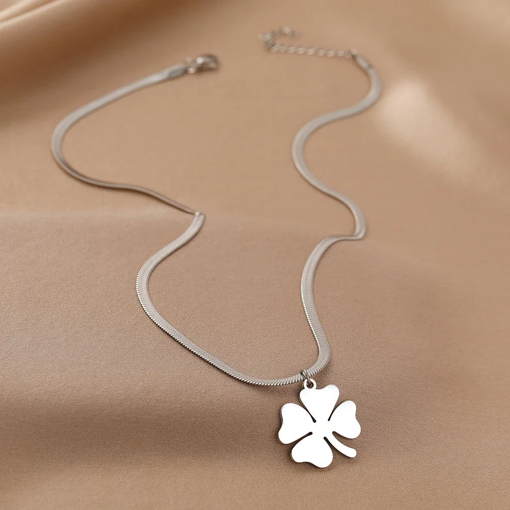 Women's Necklace - Elegance in Stainless Steel with Boho Clover Pendant and Snake Chain