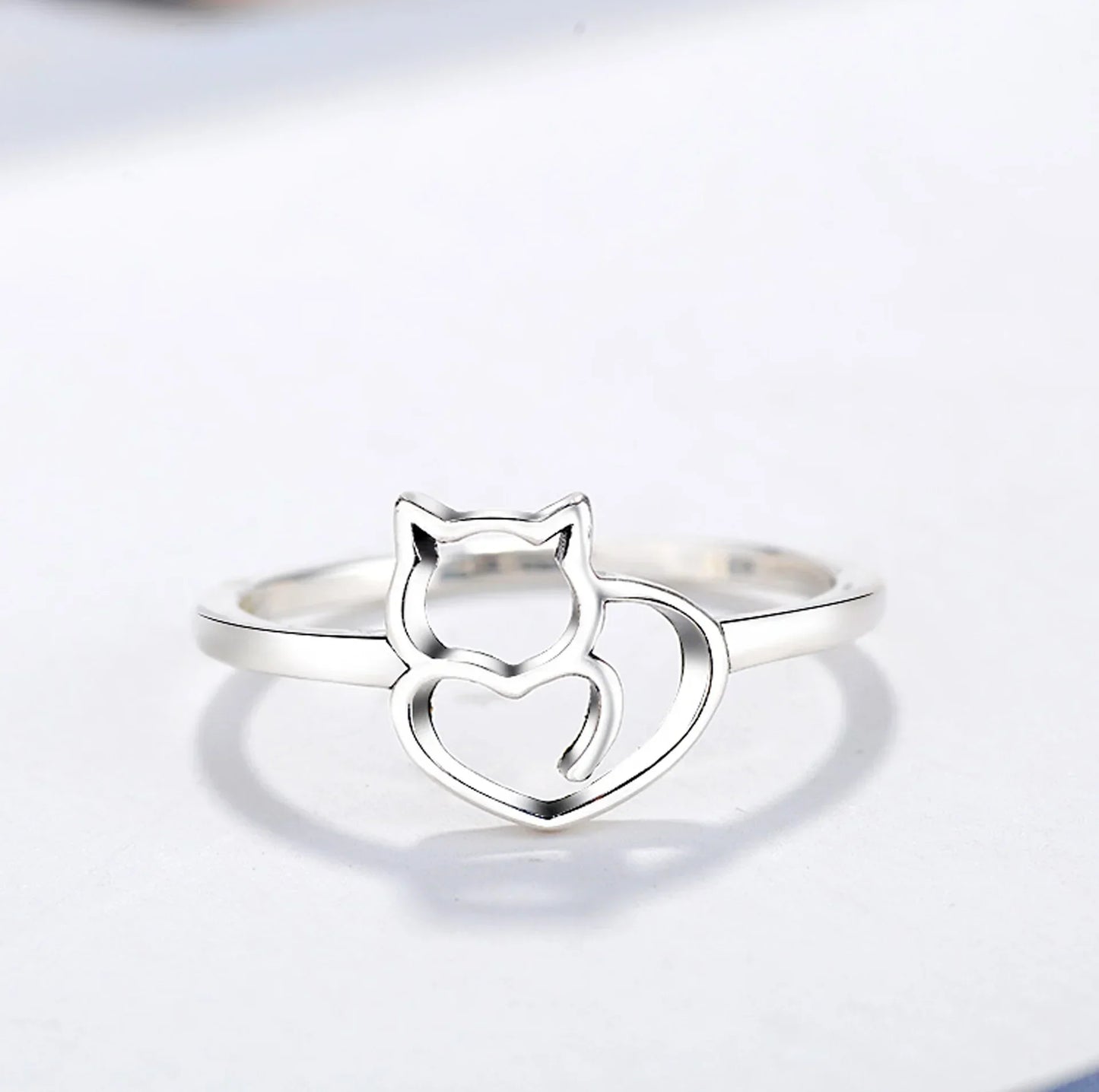 925 Silver Cat and Heart Ring – A Minimalist and Delicate Touch