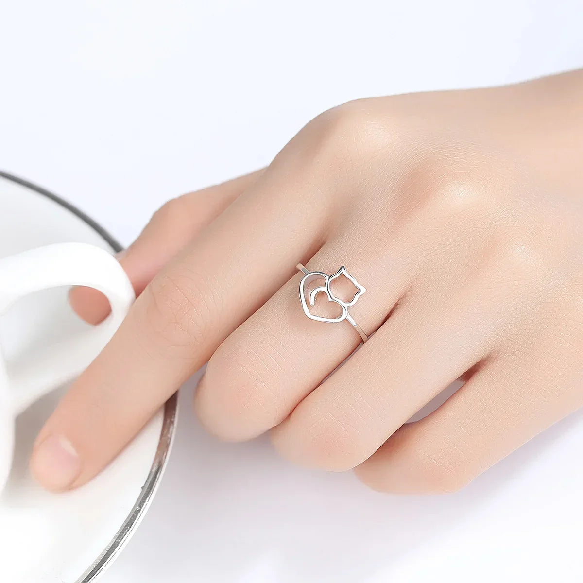 925 Silver Cat and Heart Ring – A Minimalist and Delicate Touch